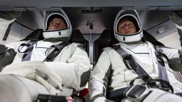 Los astronautas de la NASA Doug Hurley y Bob Behnken.