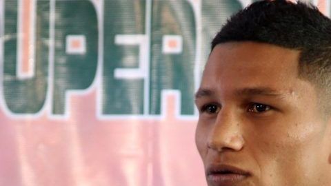 El "Alacrán", Miguel Berchelt contribuyó con algunos ejercicios para que la gente los realice en esta cuarentena.
