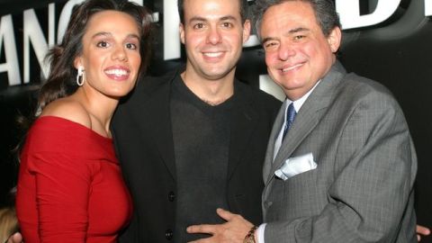 José José (der.) acompañado de sus hijos Marisol y José Joel en una foto de archivo.