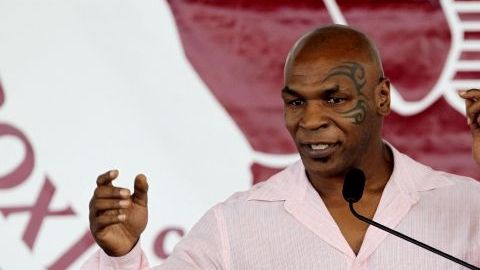 Mike Tyson fue el boxeador más joven de la historia en conseguir un título mundial de los pesos pesados.