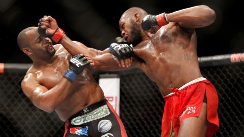 Jon "Bones" Jones fue arrestado la madrugada del jueves.