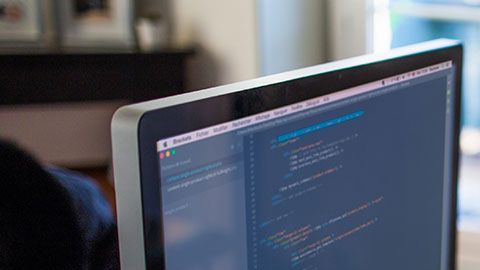 Responde al cuestionario desde tu hogar, ya sea online o por teléfono.