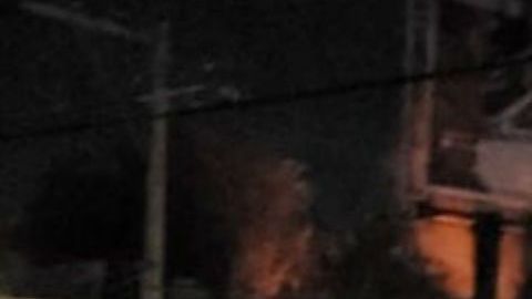 VIDEO: Sicarios matan a dos e incendian taquerías y cuatro autos