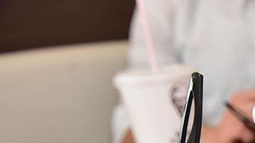 Muchos creen que la empresa quería deshacerse de una palabra que tenía su nombre.