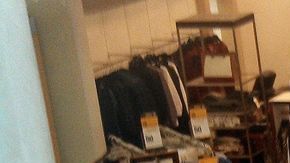 Los grandes almacenes dejarán de operar hasta el 30 de abril por emergencia sanitaria.