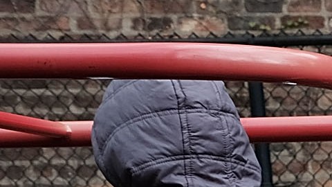 El plan del Concejo Municipal propone cerrar los parques infantiles en los cinco condados.