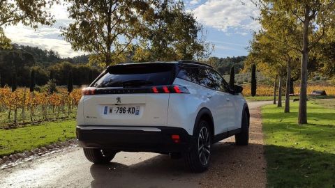 peugeot-4803537_1280