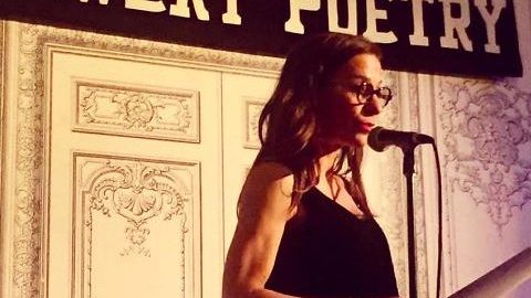 Keila Val de la Ville   fundó al movimiento “Jamming Poético” en Caracas, Venezuela, su país natal./Cortesía