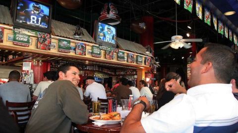Los locales y solo estarán abiertos para hacer comida para llevar.