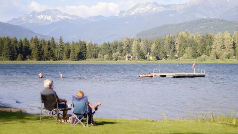 Aunque la mayoría busca tranquilidad en su retiro, otros no quieren dejar las comodidades urbanas.