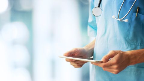 Burló a la seguridad de la clínica.