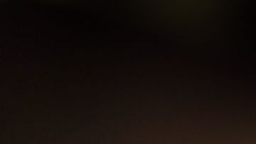 El hombre causó destrozos al vehículo.