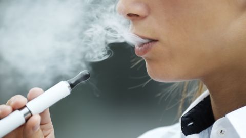 Las autoridades neoyorquinas han asestado un golpe a los productos de vapeos ilegales.
