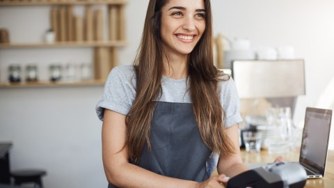 Los jóvenes pueden ingresar a corporaciones a conocer el mundo laboral y explorar oportunidades profesionales.