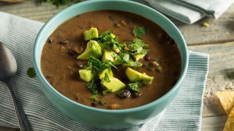 Sopa de frijoles-Canva