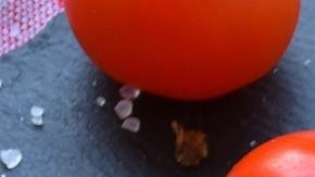 Una buena alternativa es limitar el consumo de carne a ocasiones especiales y a productos orgánicos.