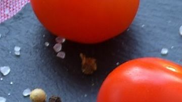 Una buena alternativa es limitar el consumo de carne a ocasiones especiales y a productos orgánicos.