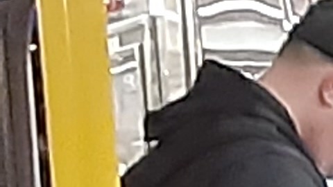 La nueva sugerencia de las autoridades es evitar tomar vagones congestionados. Foto; Fernando Martínez