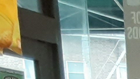 En algunas cadenas de supermercados mascarillas y guantes son obligatorias.