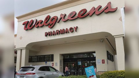 Se necesitan a miles de empleados para cubrir la alta demanda que estas empresas han tenido por el brote de coronavirus.