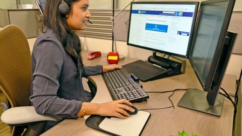 El gobierno argentino habilitó un 'call center' para denunciar a quienes violen la cuarentena.