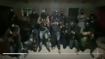 VIDEO: CJNG amenaza con hacer pedacitos a policías y taxistas que apoyen a La Familia Michoacana