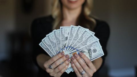 El ángel de la abundancia protege tu dinero.