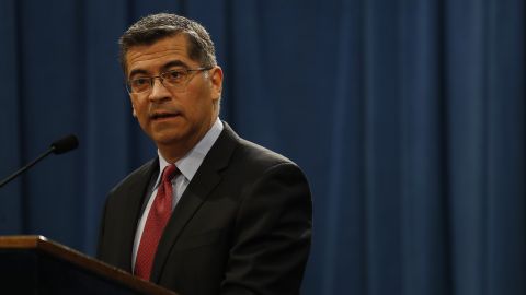 Becerra anunció la decisión  el viernes.