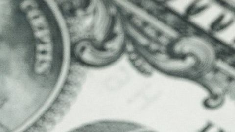 El peso inicia con pérdidas.