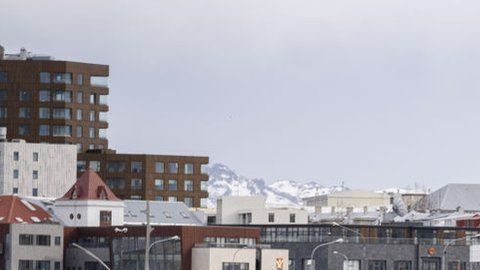 En Islandia fueron prohibidas las reuniones con más de 20 personas.