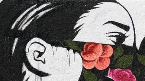 111827095_kiss