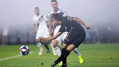 Vela, astro del LAFC, está satisfecho con su temporada.