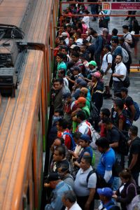 Coronavirus: Gobierno de Ciudad de México busca evitar aglomeraciones en el Metro