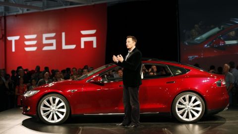 Tesla anunció que probablemente reabra su única planta en Estados Unidos el próximo 4 de mayo.