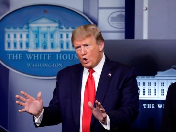 El presidente no aportó respaldo legal a sus afirmaciones.