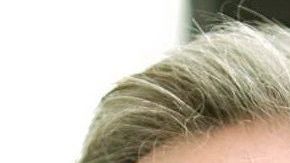 Tom Hagen fue arrestado por la muerte de su esposa.