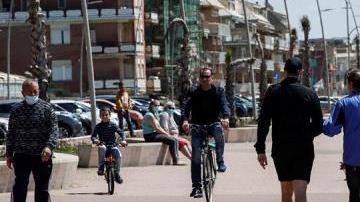 Una primera fase permitiría retomar la construcción y las actividades en fábricas.