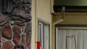 Una trabajadora del Gateway Care and Rehabilitation Center en Hayward, California.