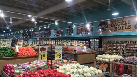 Área de vegetales en uno de los supermercados de la cadena Lidl. ARCHIVO