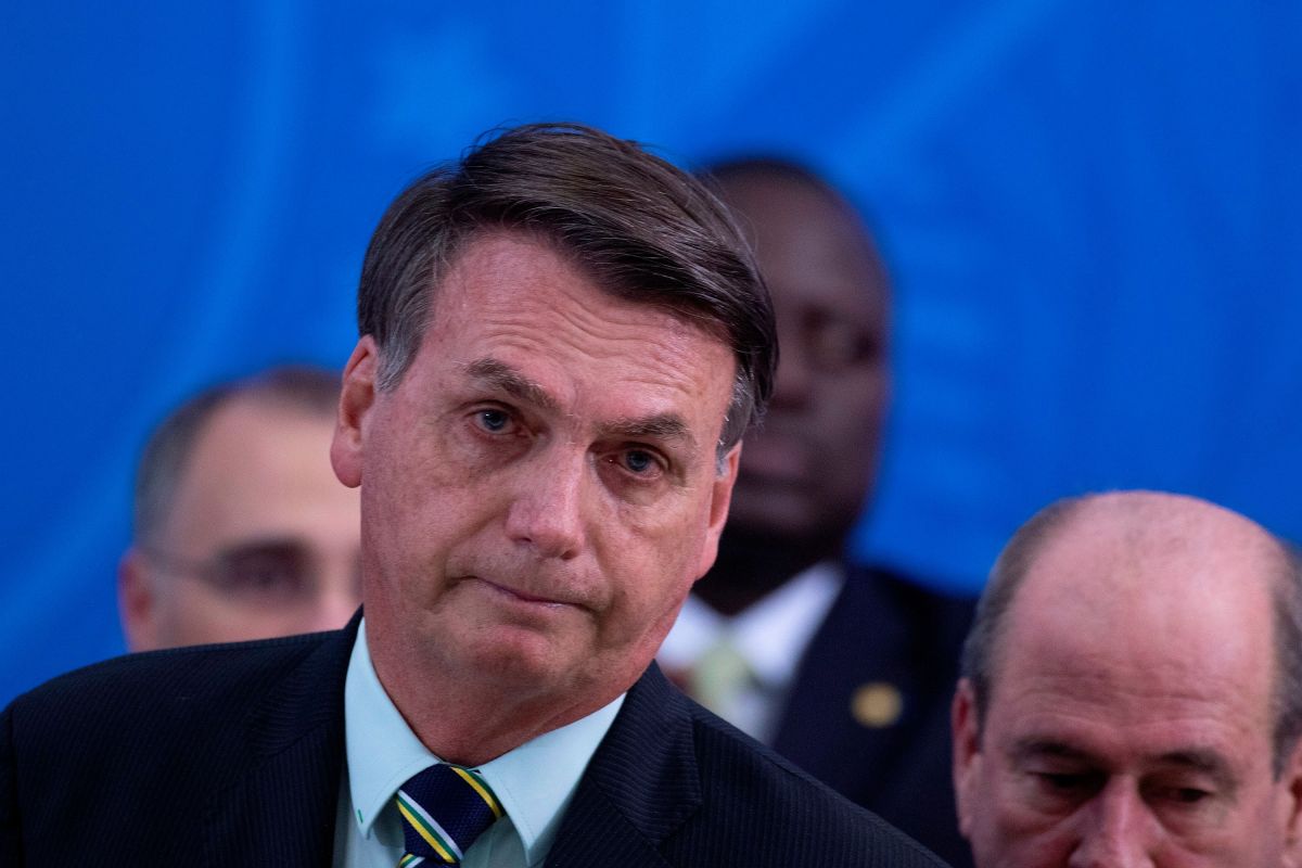 The president of Brazil Jair Bolsonaro offers a press conference in Brasilia, Brazil, 24 April 2020. Bolsonaro disqualified his now ex-Minister of Justice Sergio Moro and denied having tried to interfere in the actions of the Federal Police, of which the former judge accused him when announcing his resignation. Moro resigned from his position this Friday after the decision of the head of state to remove Commissioner Mauricio Valeixo from the direction of the Federal Police. EFE/ Joedson Alves