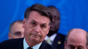 The president of Brazil Jair Bolsonaro offers a press conference in Brasilia, Brazil, 24 April 2020. Bolsonaro disqualified his now ex-Minister of Justice Sergio Moro and denied having tried to interfere in the actions of the Federal Police, of which the former judge accused him when announcing his resignation. Moro resigned from his position this Friday after the decision of the head of state to remove Commissioner Mauricio Valeixo from the direction of the Federal Police. EFE/ Joedson Alves