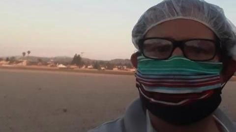 Guillermo García, un trabajador esencial de un empaque en Oxnard, California. (Foto Cortesía)
