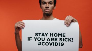 Cuida a tu enfermo con apoyo del CDC y quédense en casa.
