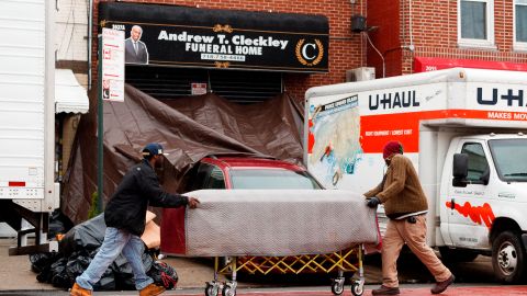 Cuerpos almacenados en camiones de la cadena U-Haul