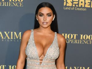 Abigail Ratchford, la reina de Instagram, en un bikini que no pudo con sus curvas