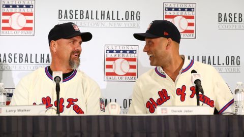Larry Walker y Derek Jeter respaldaron el aplazamiento para su exaltación en Cooperstown.