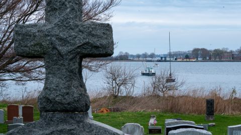 En Hart Island se entierran varios cuerpos de fallecidos por coronavirus en la ciudad de Nueva York.