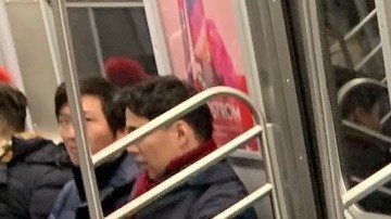 Los trabajadores que deben tomar el Subway se quejan de la cantidad de desamparados que se han tomado los vagones durante la crisis del coronavirus.