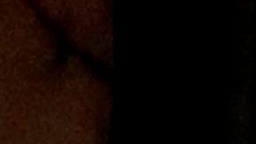 Militares hondureños entregan bolsas de comida a ciudadanos del centro de Tegucigalpa como aporte de un programa del Gobierno denominado Honduras solidaria, para ayudar a los más necesitados en la crisis por el coronavirus, este jueves 23 de abril de 2020. EFE/Gustavo Amador