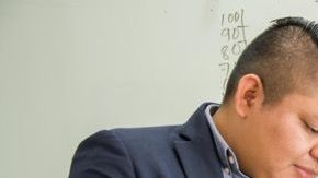 Josue Ku, CEO Techsystems (gris) y Manuel Oxte, director comercial